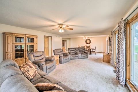 Kayaks & Boat Dock: Waterfront Home in Grove House in Ozark Mountains