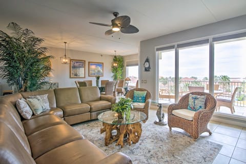 Sunny SPI Las Villas Condo w/ Resort Amenities! Apartment in South Padre Island