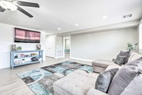 2 Mi to Dtwn Gilbert! Snowbird Escape w/ Pool Apartment in Gilbert