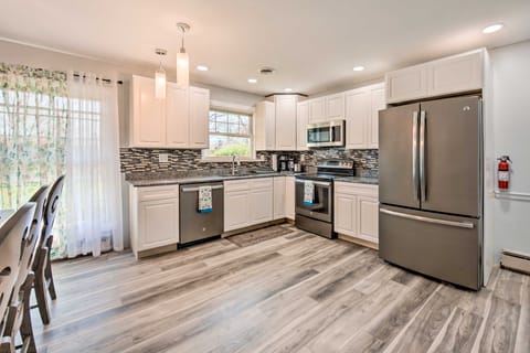 Updated Home w/ Pool Table ~ 4 Mi to Hershey! House in Palmyra