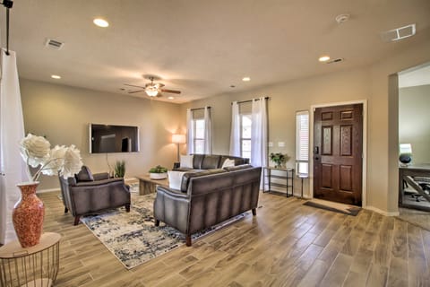 9 Mi to Old Town Albuquerque: Getaway w/ Grill! House in Albuquerque