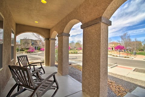 9 Mi to Old Town Albuquerque: Getaway w/ Grill! House in Albuquerque
