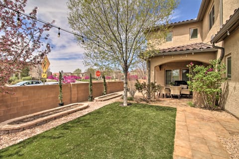 9 Mi to Old Town Albuquerque: Getaway w/ Grill! House in Albuquerque