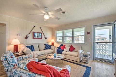 Quaint 'Sand Dollar Sandbar' - Walk to Beach! House in Topsail Beach
