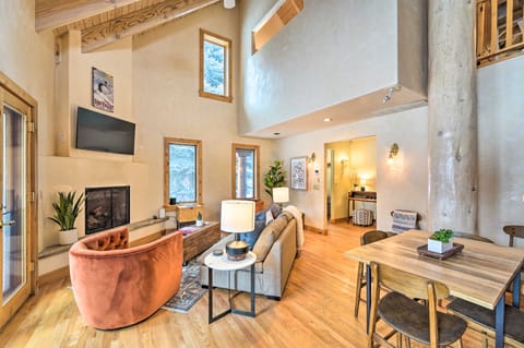 Serene Sun Valley Home w/ Hot Tub & Mtn Views House in Ketchum