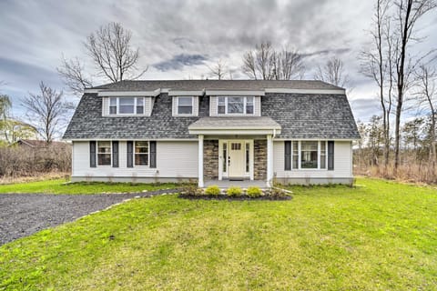 Modern-Chic Athens Home - Fish, Ski & Swim! House in Capital District, NY, USA