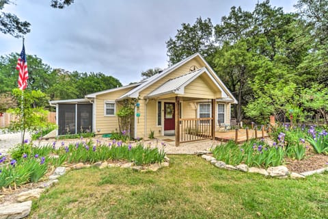 Cozy Canyon Lake Abode < 1 Mi to Boat Ramp! House in Canyon Lake