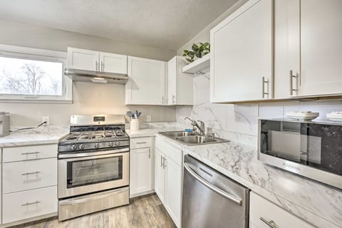 Modern South Bend Getaway ~ 3 Mi to Downtown House in South Bend