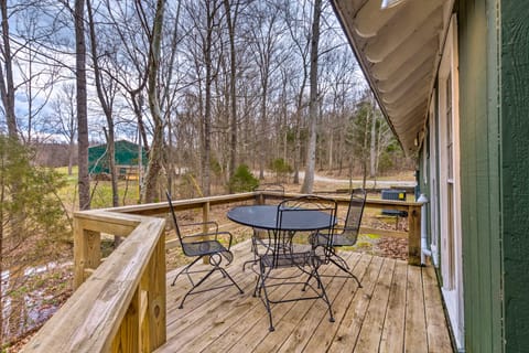 Bright ‘Green Gables’ Cabin: Hike, Swim & BBQ House in Kentucky