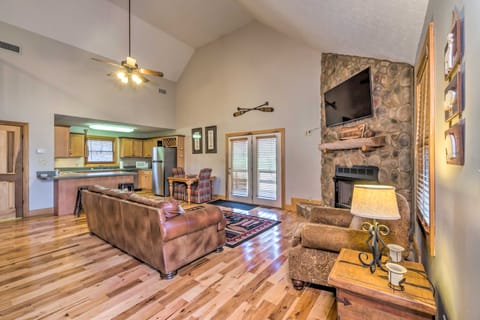 Quaint 'Lakeside' Cabin w/ Pond & Fire Pit! House in Kentucky