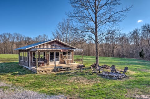 Quaint 'Lakeside' Cabin w/ Pond & Fire Pit! House in Kentucky