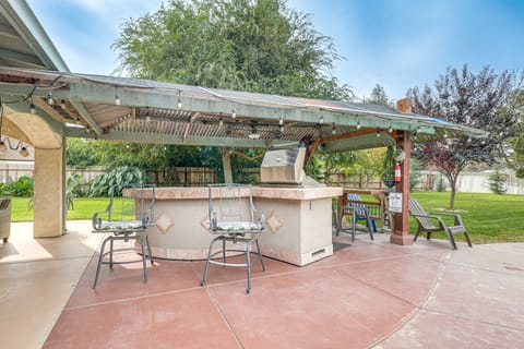 Outdoor Kitchen & Patio! Central Valley Hacienda House in Sierra Nevada