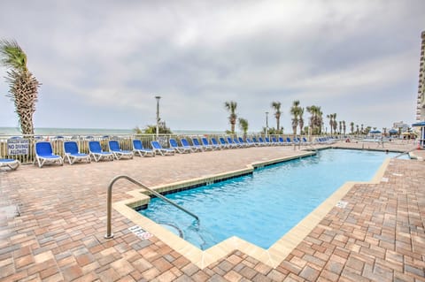Ocean-View Balcony: North Myrtle Beach Condo! Apartment in Atlantic Beach