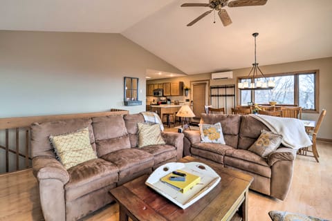 Deck + Million Dollar Views: Beech Mountain Cabin House in Beech Mountain