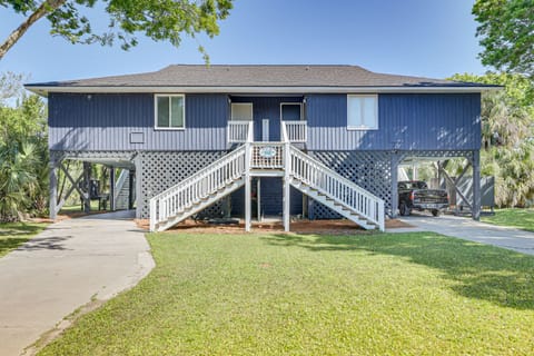 Sunny Edisto Island Duplex - Half Mile to Beach! House in Edisto Beach