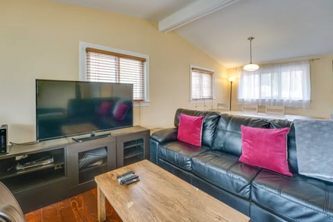 3 Mi to Michigan Stadium: Ann Arbor Home w/ Grill House in Ann Arbor