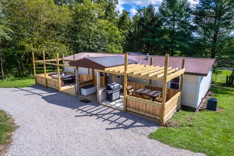 'Take 5' Retreat w/ Hot Tub: Relax, Rest, Refresh! House in Ohio