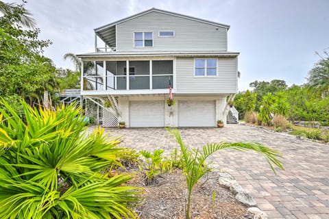 Longboat Key Cottage: Extended Stays Welcome! Cottage in Longboat Key