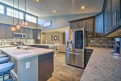 Modern El Paso Home w/ Backyard & Fire Pit! House in El Paso