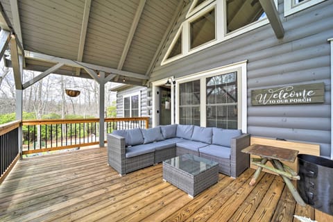 Ideal for Families! Lake Toxaway Getaway w/ Deck House in Gloucester