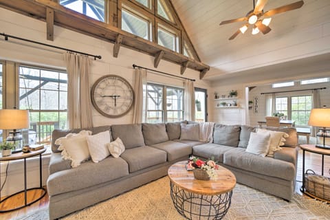 Ideal for Families! Lake Toxaway Getaway w/ Deck House in Gloucester