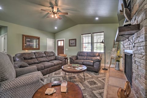 Modern Retreat w/ Deck: Walk to White River! House in Cotter