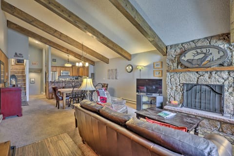 Upscale Avon Condo w/ Balcony & Mountain View! Apartment in Avon