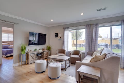 Sun-Soaked Livermore Gem with Patio & Fire Pit! House in Livermore