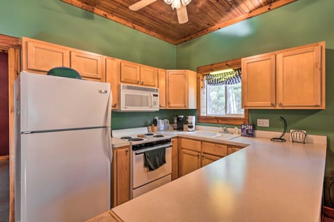 Secluded Bear Lake Getaway w/ Fire Pit & Porch! Cottage in Michigan