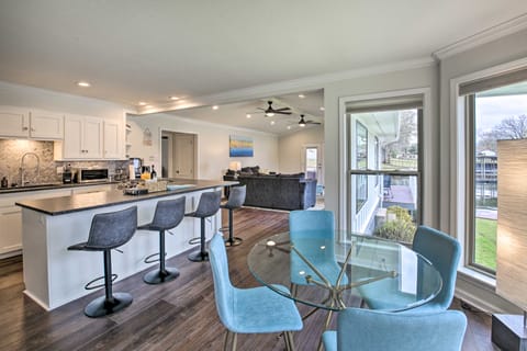 Boat Dock & Kayaks: Waterfront Hot Springs Home! House in Rockwell