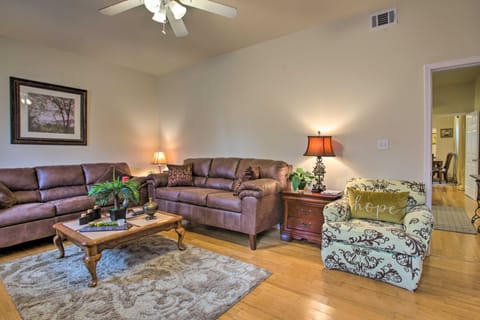 Great for Couples! NOLA Apt 3 Mi to Bourbon St Apartment in New Orleans