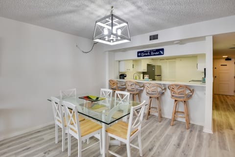 Stunning Ocean Views: Daytona Beach Shores Condo Apartment in Daytona Beach Shores