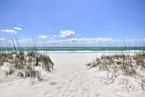 Pensacola Beach Home: 1 Block to Beach Access House in Pensacola Beach