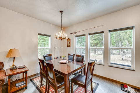 Riverside Cabin in Bitterroot National Forest! House in Salmon River