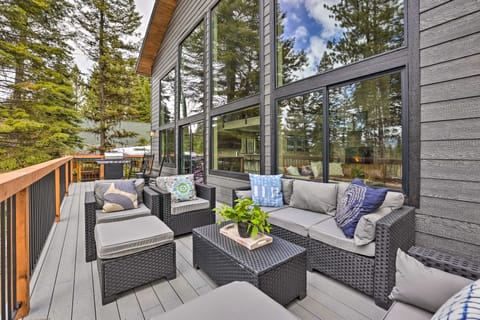 Sled Hill & Hot Tub Access: McCall Family Cabin! House in McCall