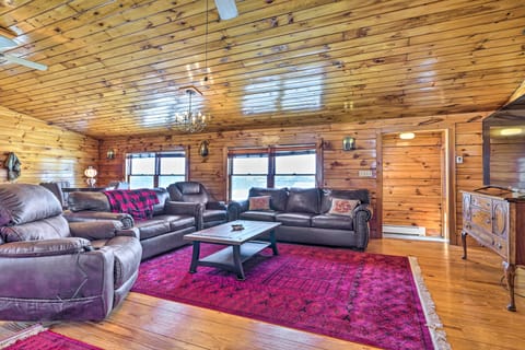 Bemus Point Retreat ~ 3 Mi to Chautauqua Lake House in Allegheny River