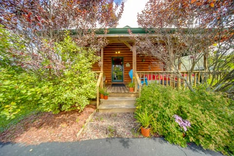 Bemus Point Retreat ~ 3 Mi to Chautauqua Lake House in Allegheny River