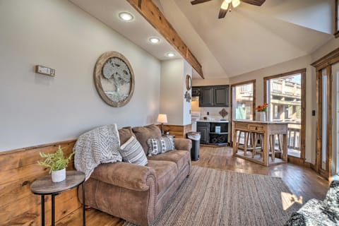 Shell Knob Guest House w/ Lake View, Fire Pit House in Shell Knob