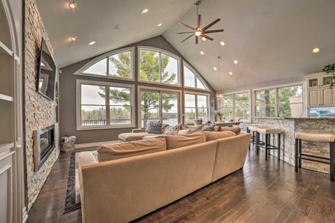 Luxe Waterfront Home w/ Private Lake Access! House in Michigan