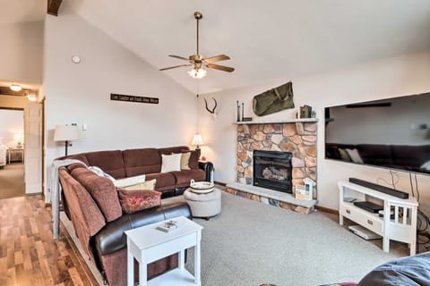 Albrightsville Cabin w/ Fire Pit: Swim, Hike & Ski House in Pocono Mountains