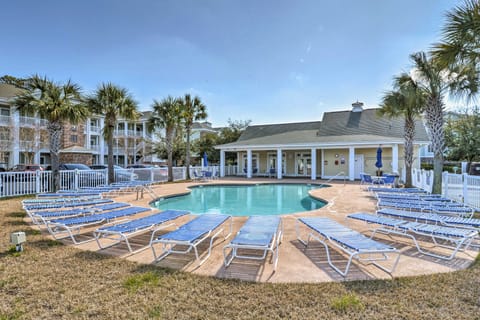 Access to 7 Pools: Myrtlewood Golf Condo! Apartment in Myrtle Beach