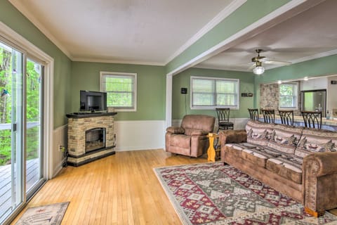 Lakeside Haven w/ Dock! Family Home in Abbeville House in South Carolina