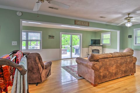 Lakeside Haven w/ Dock! Family Home in Abbeville House in South Carolina