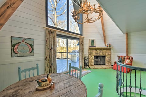 Charming Gainesville Cabin w/ Private Dock! House in Gainesville