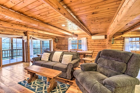 Spacious Cabin w/ Decks Near Saratoga Springs House in Saratoga
