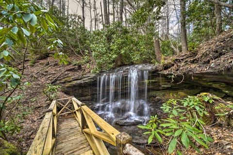 Beautiful Trillium Home Next to Waterfall! House in Lake Glenville