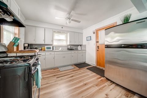 Family-Friendly Hideaway Near Presque Isle! House in Millcreek Township