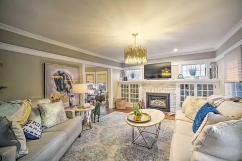 Family-Friendly Glens Falls Home w/ Sun Porch House in Glens Falls