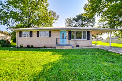 'Vick's Hunting Lodge' Near Fishing + Hiking House in Kentucky