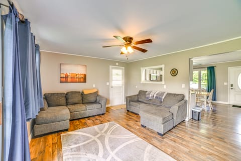 'Vick's Hunting Lodge' Near Fishing + Hiking House in Kentucky